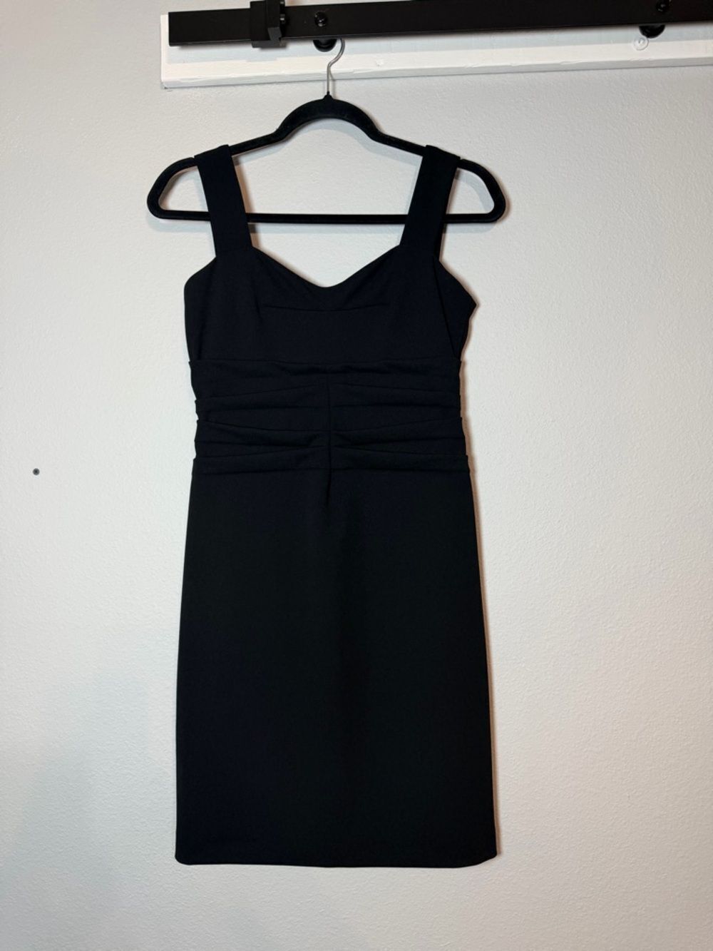Betsey Johnson Sheath Mini Dress Black Sleeveless Size 4 Classic Timeless Staple